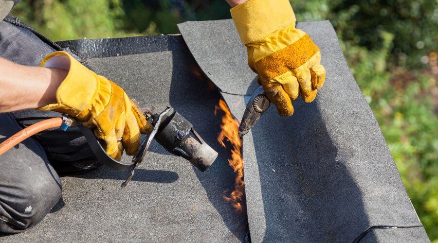 Professional gutter cleaning in Nashville, GA